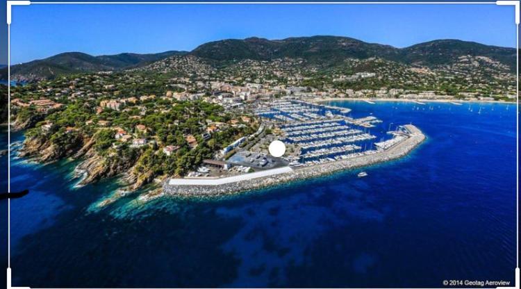Cavalaire Vue Mer Au Loin Maisonnette Tout Equipee Pour 4 Personnes Avec Piscine Clim Wifi Velos Tv Barbecues Экстерьер фото