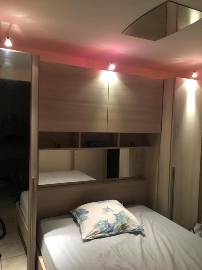 Cavalaire Vue Mer Au Loin Maisonnette Tout Equipee Pour 4 Personnes Avec Piscine Clim Wifi Velos Tv Barbecues Экстерьер фото