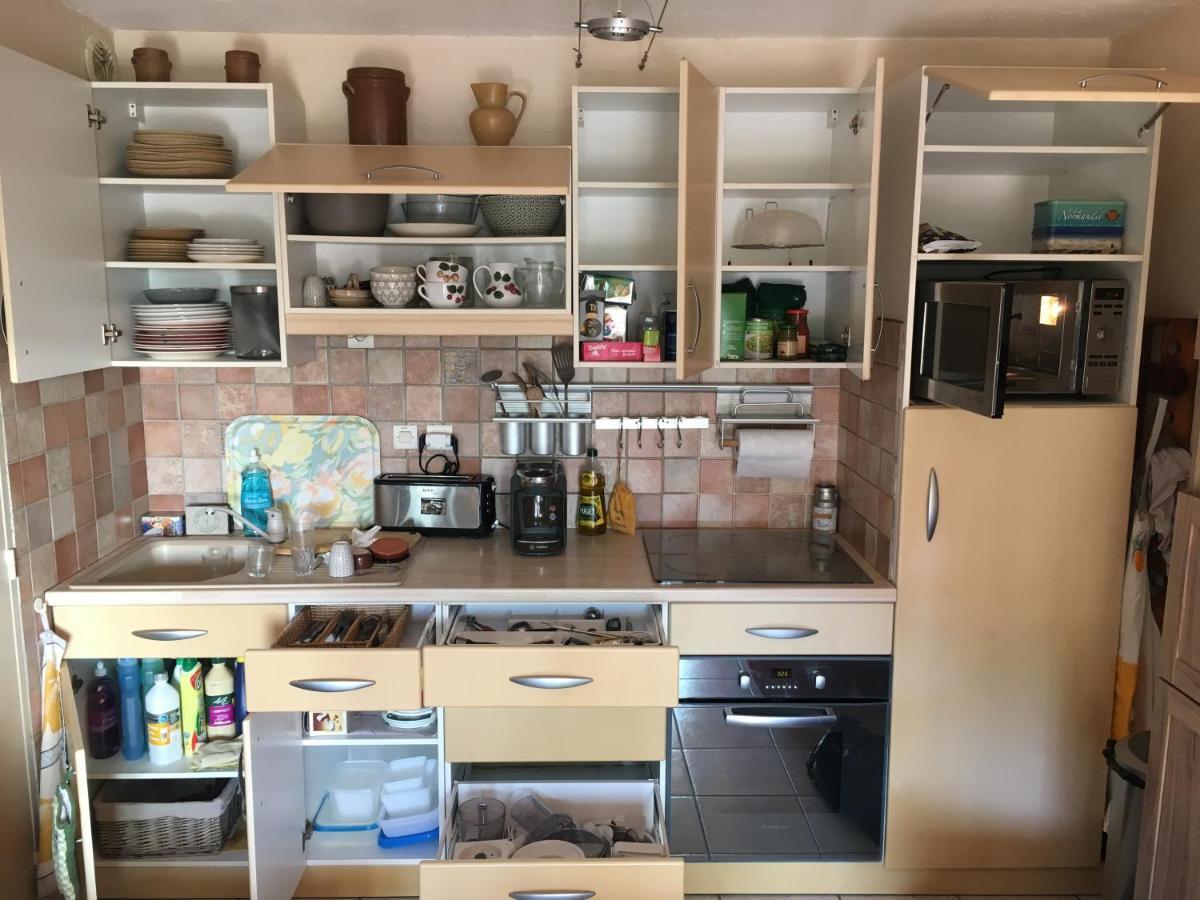 Cavalaire Vue Mer Au Loin Maisonnette Tout Equipee Pour 4 Personnes Avec Piscine Clim Wifi Velos Tv Barbecues Экстерьер фото