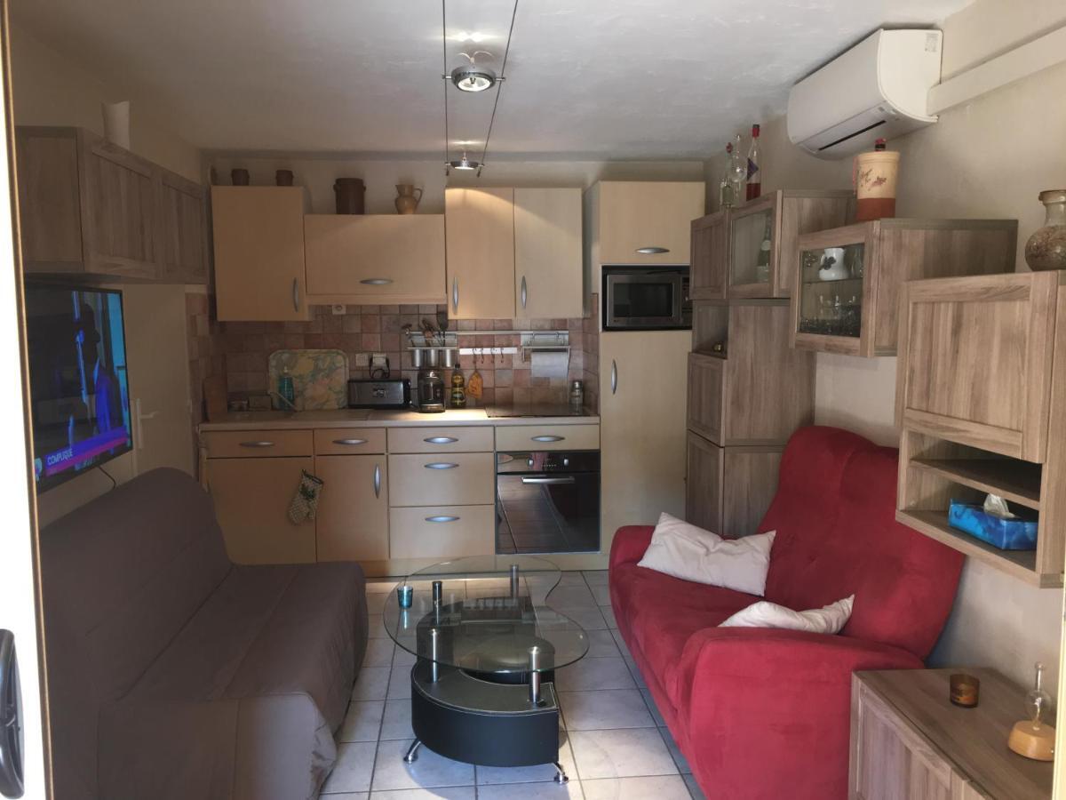 Cavalaire Vue Mer Au Loin Maisonnette Tout Equipee Pour 4 Personnes Avec Piscine Clim Wifi Velos Tv Barbecues Экстерьер фото