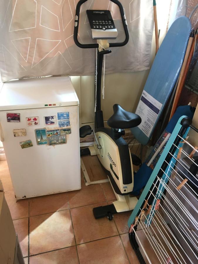 Cavalaire Vue Mer Au Loin Maisonnette Tout Equipee Pour 4 Personnes Avec Piscine Clim Wifi Velos Tv Barbecues Экстерьер фото